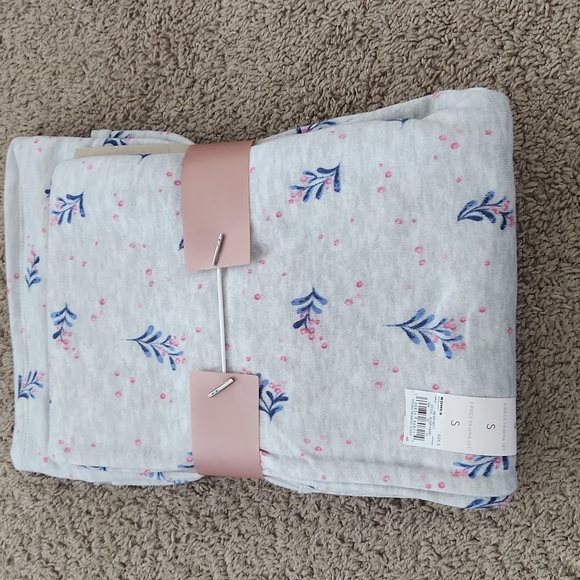 Pajama Set - Picture 2 of 5